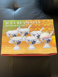 ICE CREAM CUPS AND SPOONS ( HIGH GLASS QUALITY ) NEW IN BOX