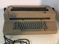 Vintage Typewriter  IBM Selectric 2 II, 225