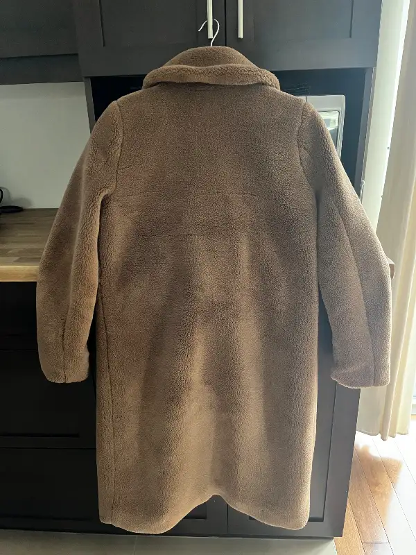 Manteau fausse fourrure in Women's - Tops & Outerwear in Laval / North Shore - Image 3