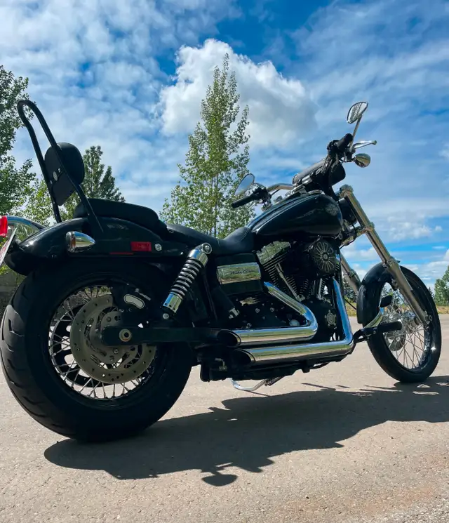 2011 Harley-Davidson Dyna Wide Glide in Street, Cruisers & Choppers in Red Deer - Image 9