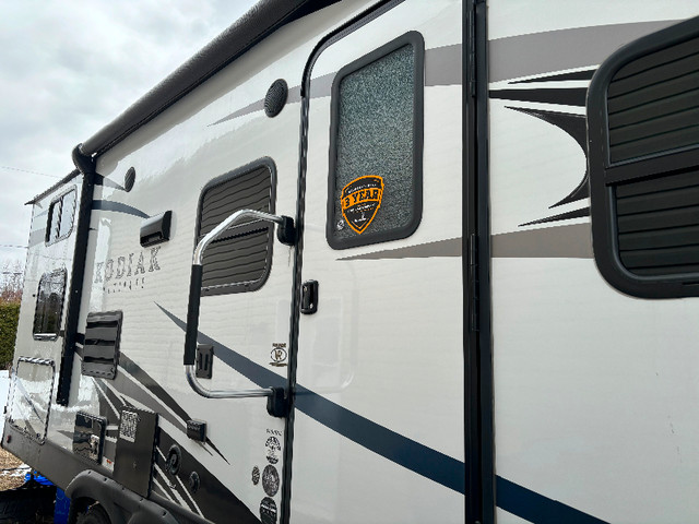 2018 Kodiak ultimate RV 240bhsl for sale dans VR et caravanes  à Ouest de l’Île - Image 4