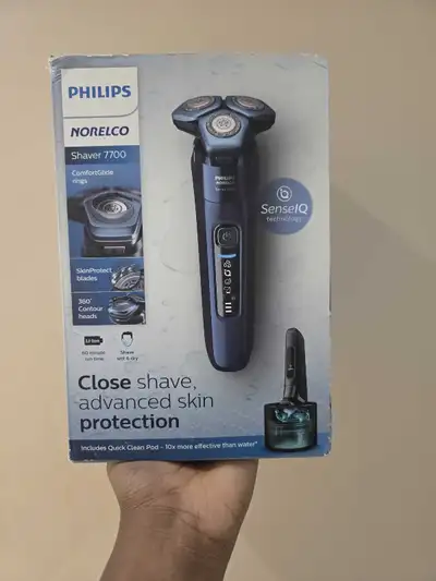 Philips Norelco Shaver 7700, View more