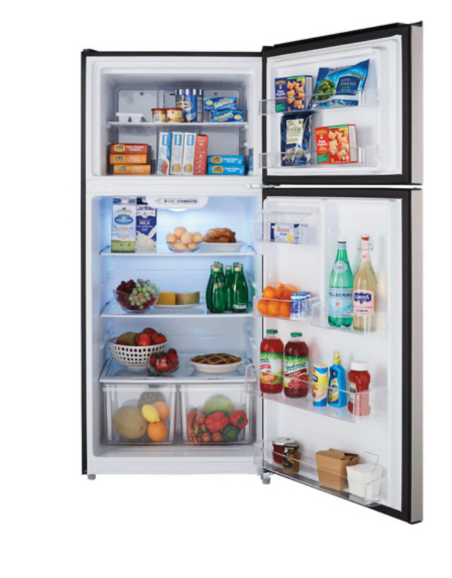 Insignia 30" 18 Cu. Ft. Top Freezer Refrigerator (delivery inclu in Refrigerators in City of Toronto - Image 3