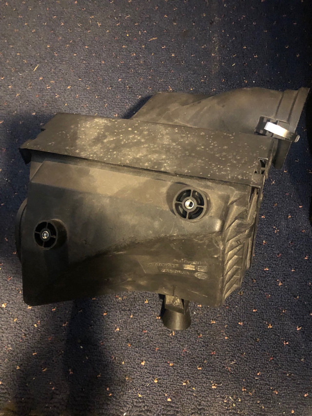 BMW e36 stock air intake box in Engine & Engine Parts in Mississauga / Peel Region - Image 2