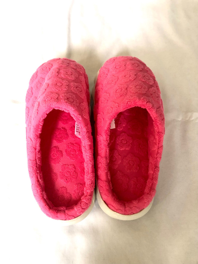 New  Pink Sleepers For Women Size 6.5-7.5 in Women's - Shoes in City of Toronto - Image 3