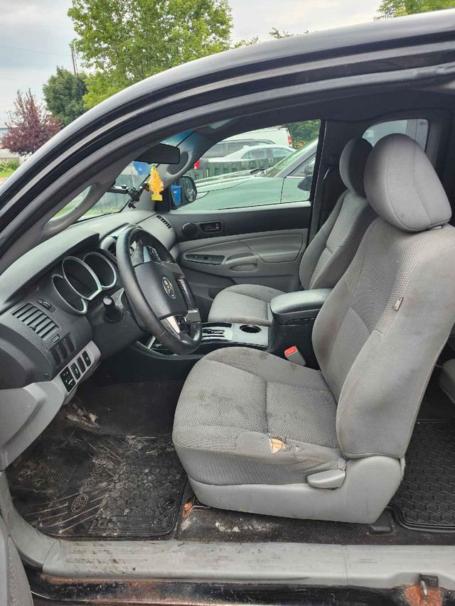 Toyota tacoma 2015 in Cars & Trucks in Gatineau - Image 2