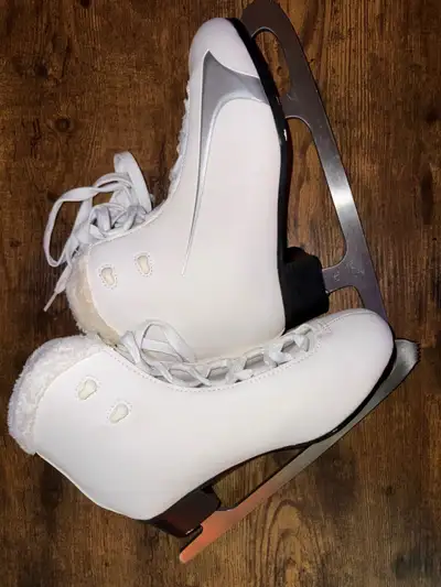 women’s ice skates, View more