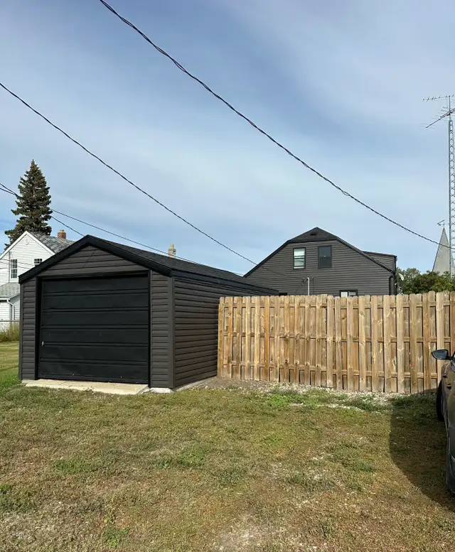 HOUSE FOR SALE in Houses for Sale in Regina - Image 5