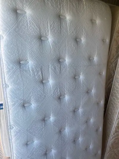 Single mattresses and box springs, View more