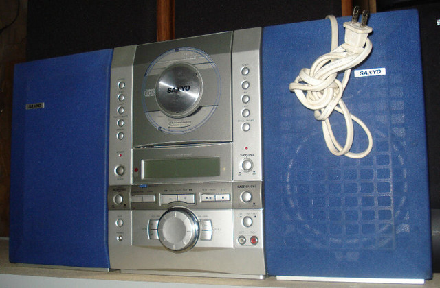 Vintage Ghetto Blaster or Boombox and other Smaller stereos in Stereo Systems & Home Theatre in Oshawa / Durham Region - Image 3