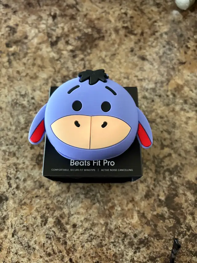 Beats Fit Pro earbuds  in Headphones in Dartmouth - Image 6