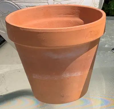 Pot en terre cuite - Terracotta pot - Intérieur ou extérieur, View more