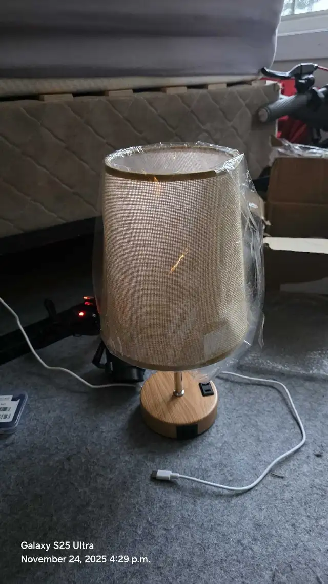 Table Lamp in Indoor Lighting & Fans in Mississauga / Peel Region - Image 3