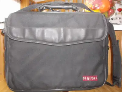 valise pour ordinateur et documents noir, View more