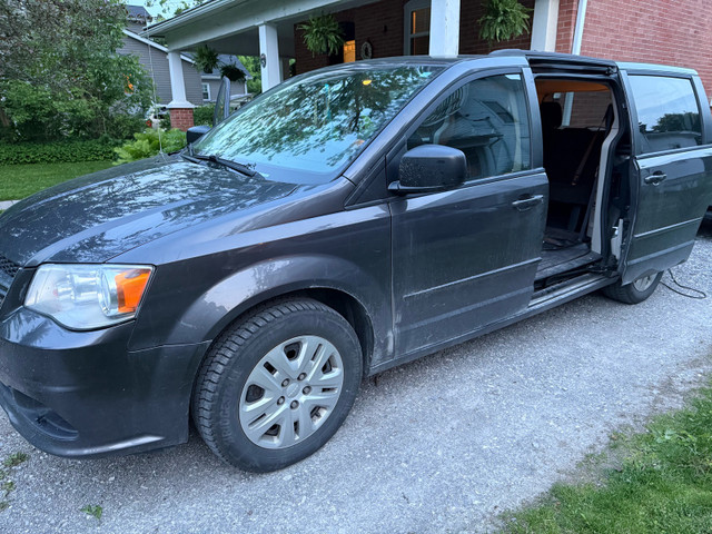 2016 Dodge Grand Caravan SXT in Cars & Trucks in Kawartha Lakes