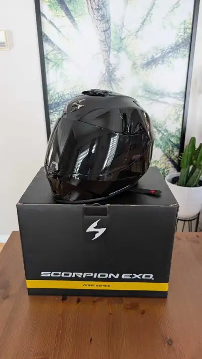 Casque de moto Scorpion EXO-R420 – NEUF (Jamais porté) Description : Casque de moto Scorpion EXO-R42...