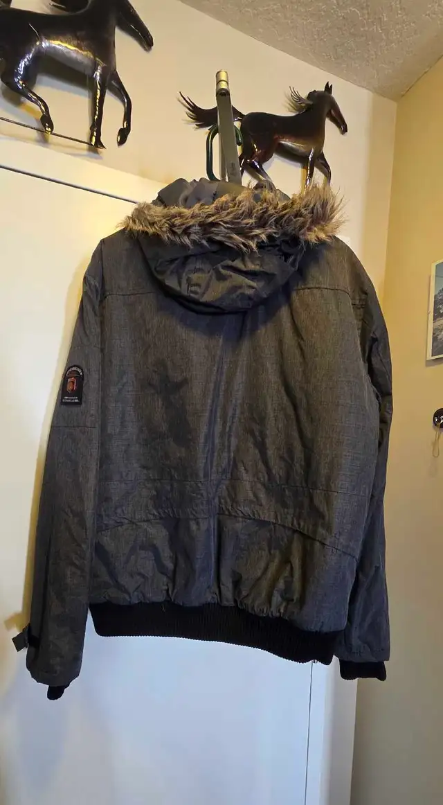 oppenheimer parka in Men's in Calgary - Image 5