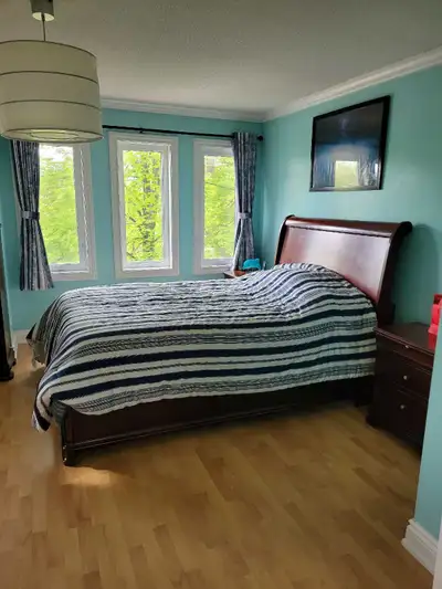 Bright top floor master bedroom for rent - Heartland Mississauga Location: Mavis and Eglinton Availa...