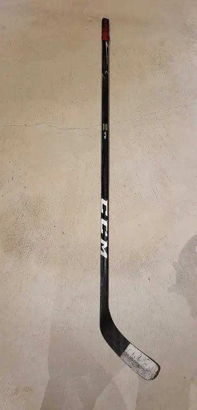Senior CCM hockey stick left, View more