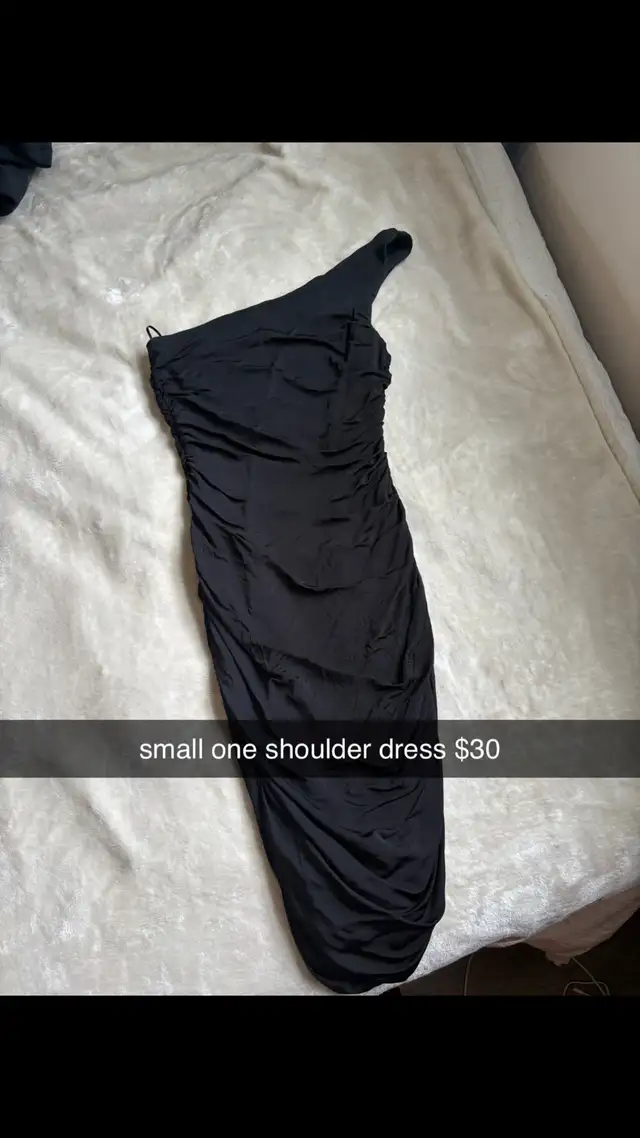 clothing haul  in Multi-item in Kingston - Image 2
