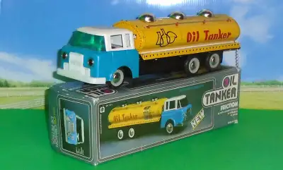Modèle Vintage...Camion citerne flambant neuf dans boîte...Tout métal...Pneus en caoutchouc...Mesure...