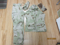 Ensemble 3 pieces, habit militaire de camouflage .