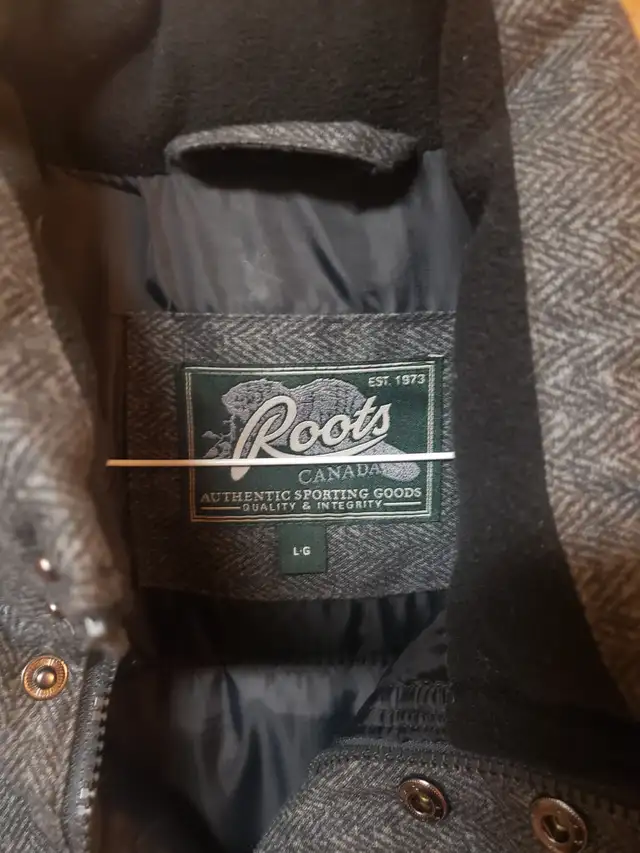 ROOTS DOWN FILL VEST FOR SALE! $120 O.B.O in Men's in Oshawa / Durham Region - Image 4
