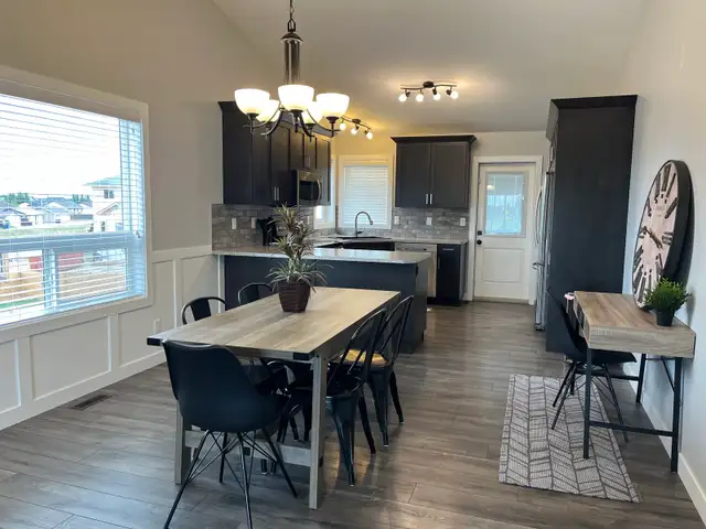 3 bed, 2 bath main floor in Blackfalds