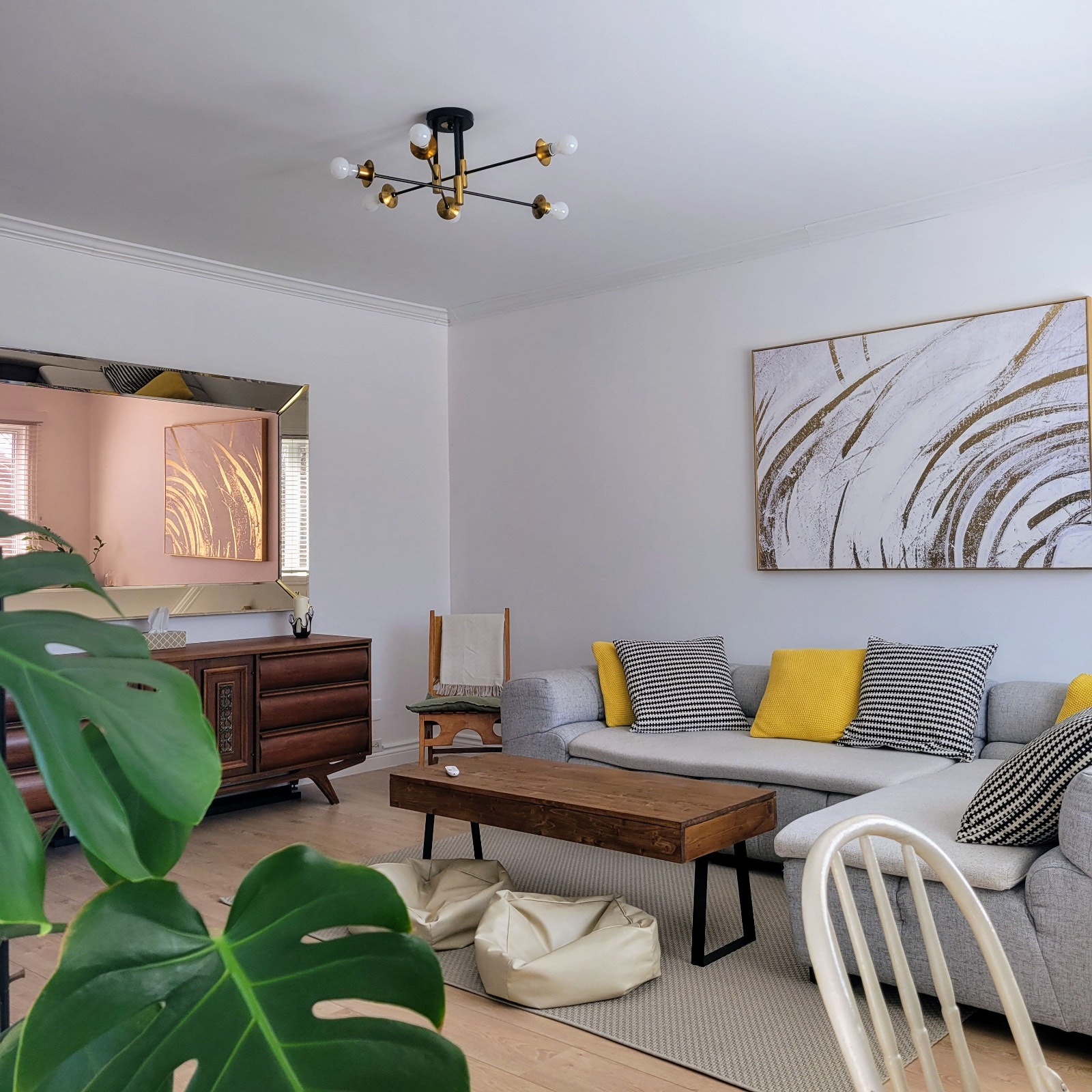 4½ meublé tout inclus – 2 chambres – Disponible – 1990$/mo — photo 1