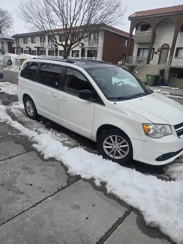 Dodge Caravan — photo 2