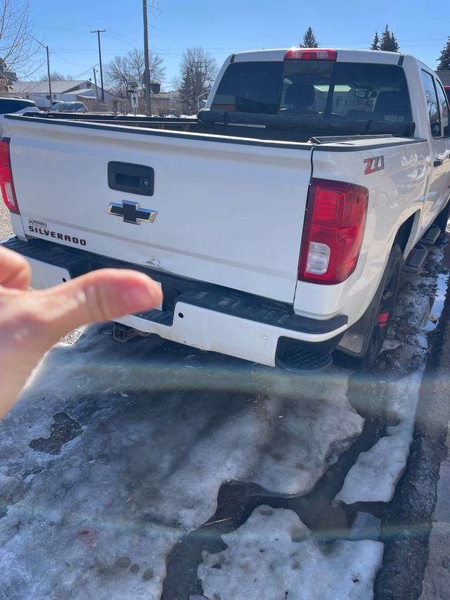 2018 Chevy Silverado 1500 z71  in Cars & Trucks in Swift Current - Image 2