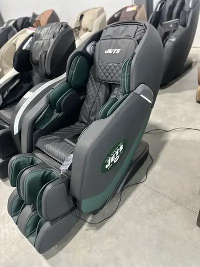 – Heat, Bluetooth Speakers, Wireless Remote – 1 Year Warranty Description: • Full body massage chair...