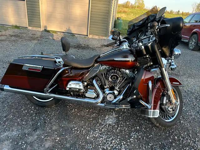 Harley Davidson Elctra Glide Ultra Limited in Touring in Ottawa - Image 2