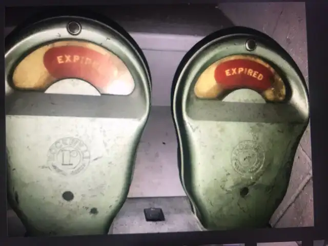 3 VINTAGE DOUBLE HEADED PARKING METERS - NOT A FIRE SALE!! in Arts & Collectibles in Mississauga / Peel Region - Image 8