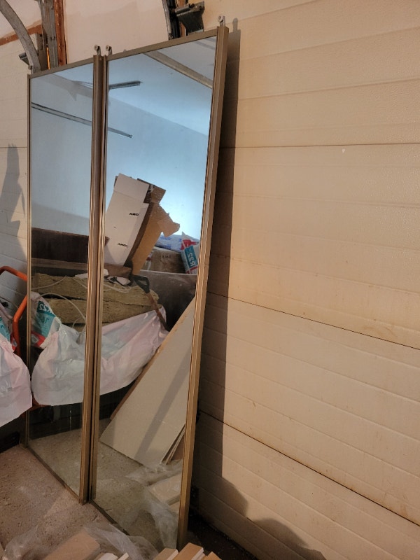 2 PIECE CLOSET SLIDING DOOR EXCELLENT CONDITION 45 Windows, Doors & Trim City of Toronto