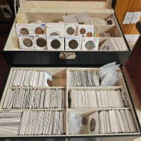 Coin collection with jewlery display box with lock 400+ coins