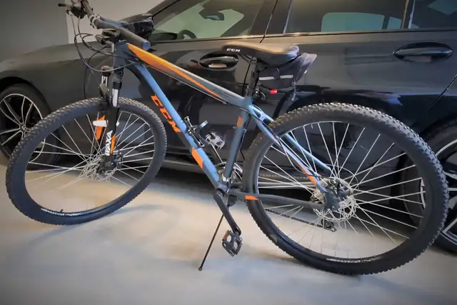 Mountain Bike Bicycle CCM 29er Hardtrail  21 Speed Vaxa in Mountain in Markham / York Region - Image 3