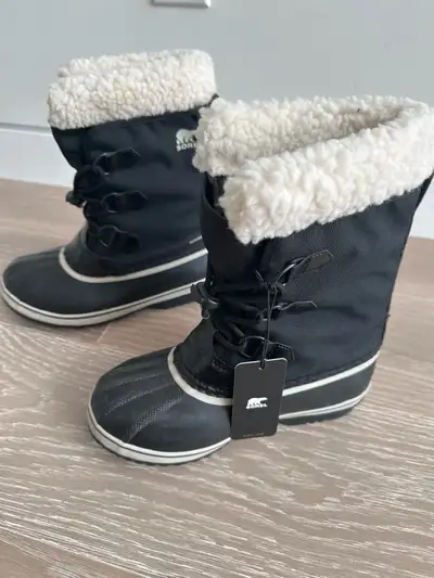 NEW Sorel Boys Kids Yoot Pac winter boots size 4, View more