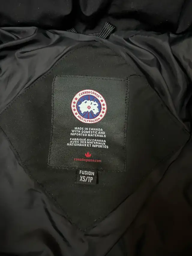 Canada Goose Parka in Women's - Tops & Outerwear in Edmonton - Image 4