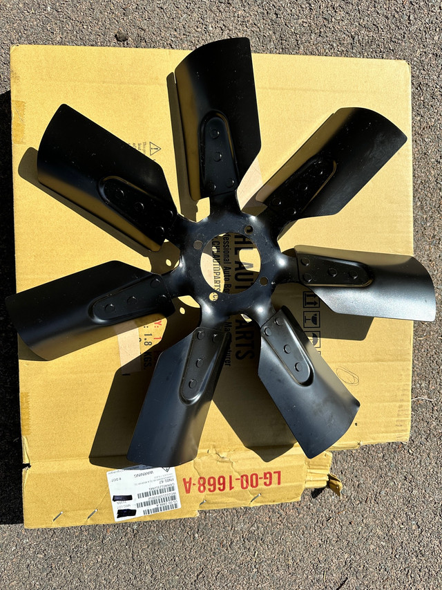 GM 7 Blade Fan in Engine & Engine Parts in Charlottetown