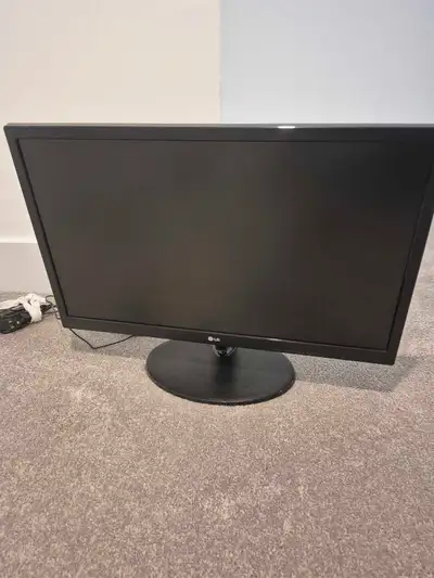 24" LG Widescreen Monitor *Excellent Condition