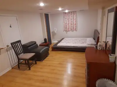 Spacious Studio basement with kitchenette is available from 1st june. Near lakeshore on Cawthra Road...