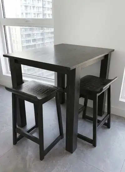 Table haute et 2 tabourets hauts, View more