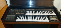 Yamaha Electone Organ (MR-700)