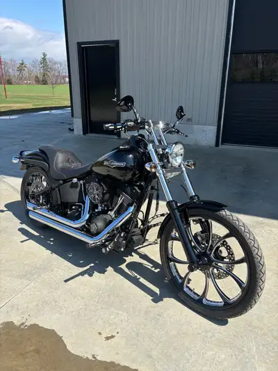 2009 Harley-Davidson Night Train FXSTB. Last production year of the night train. Engine: Twin Cam 96...