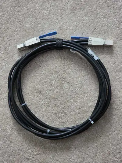 External Mini-SAS HD SFF-8644 Cable – Amphenol – 12Gb SAS, View more
