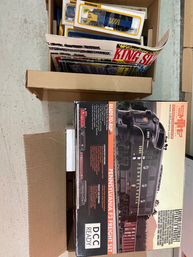 Boxes of HO scale train and tracks Hobbies & Crafts City of Toronto