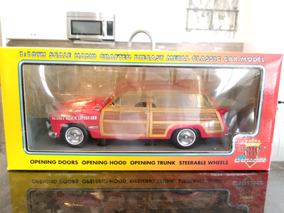 1:18 Diecast Motor City Classics 1949 Ford Woody Wagon Lifeguard, View more