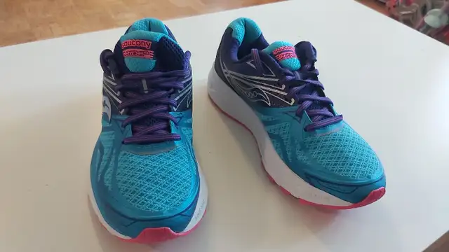 SAUCONY running shoes size 10W new never worn only 89$ in Women's - Shoes in Edmonton - Image 6