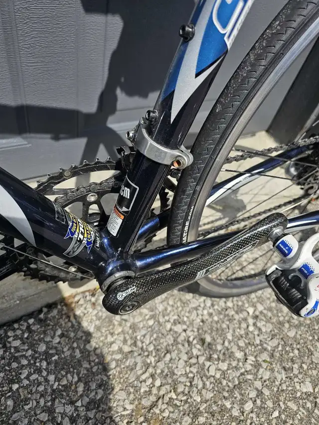 Trek 1500 SLR road bike  in Road in City of Toronto - Image 9